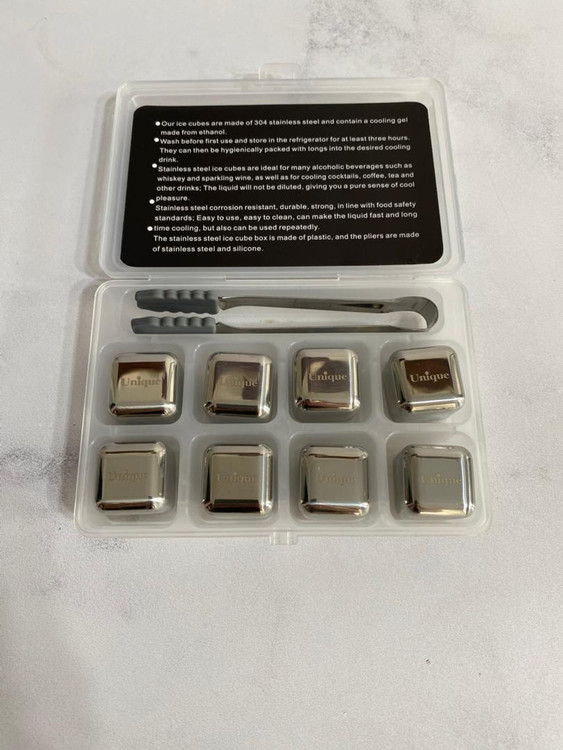 یخ فلزی استیل ضدزنگ ۸ عددی داخل جعبه شفاف به همراه انبر مخصوص