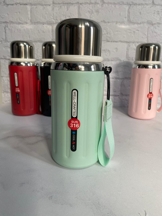 فلاسک استیل 600 میلیلیتر مدل Classic در رنگهای متنوع با بند دستی و درب لیوانی