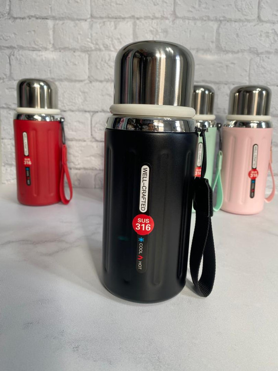 فلاسک استیل 600 میلیلیتر مدل Classic در رنگهای متنوع با بند دستی و درب لیوانی