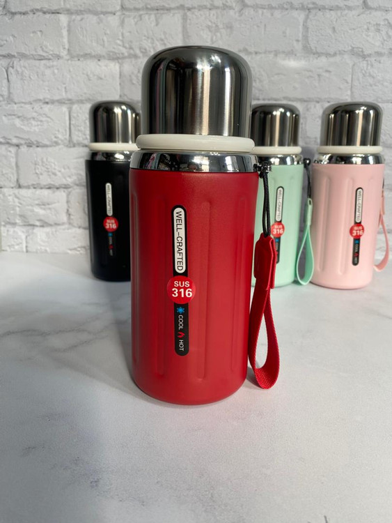 فلاسک استیل 600 میلیلیتر مدل Classic در رنگهای متنوع با بند دستی و درب لیوانی