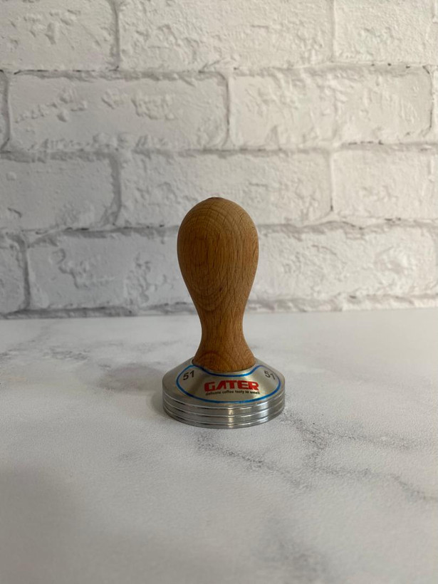 ابزار تمپ اسپرسو Gater با بدنه فلزی و دسته چوبی طبیعی