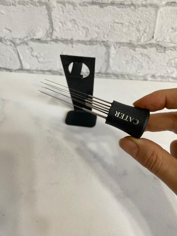 نیدل مگنتی با استند برند گتر برای توزیع پودر قهوه در پرتافیلتر اسپرسو