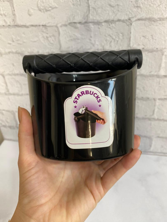 مینی ناک باکس قهوه با بدنه مشکی و طراحی ساده مناسب استفاده روی میز