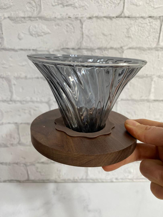 دریپر قهوه به همراه پایه چوبی