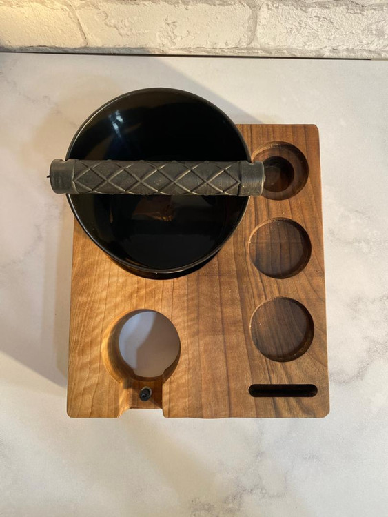 استند چوبی به همراه ناک باکس کوچک